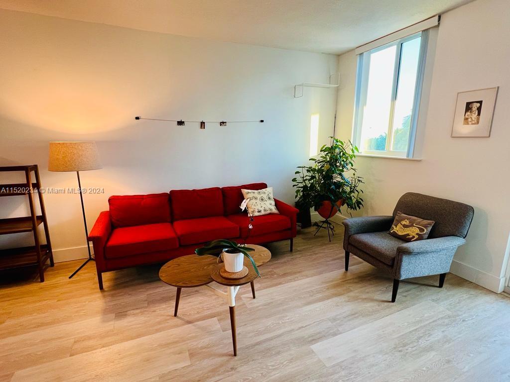 7800 Collins Ave 408, Miami Beach, Florida 33141, 2 Bedrooms Bedrooms, ,2 BathroomsBathrooms,Residentiallease,For Rent,7800 Collins Ave 408,A11520234