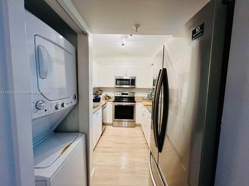 7800 Collins Ave 408, Miami Beach, Florida 33141, 2 Bedrooms Bedrooms, ,2 BathroomsBathrooms,Residentiallease,For Rent,7800 Collins Ave 408,A11520234