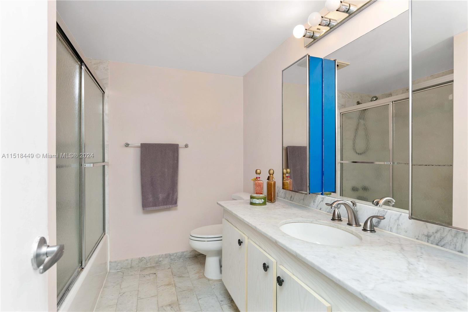 2401 Ocean Dr, Hollywood, FL, 33019 United States, 1 Bedroom Bedrooms, ,1 BathroomBathrooms,Residential,For Sale,Ocean Dr,A11518449