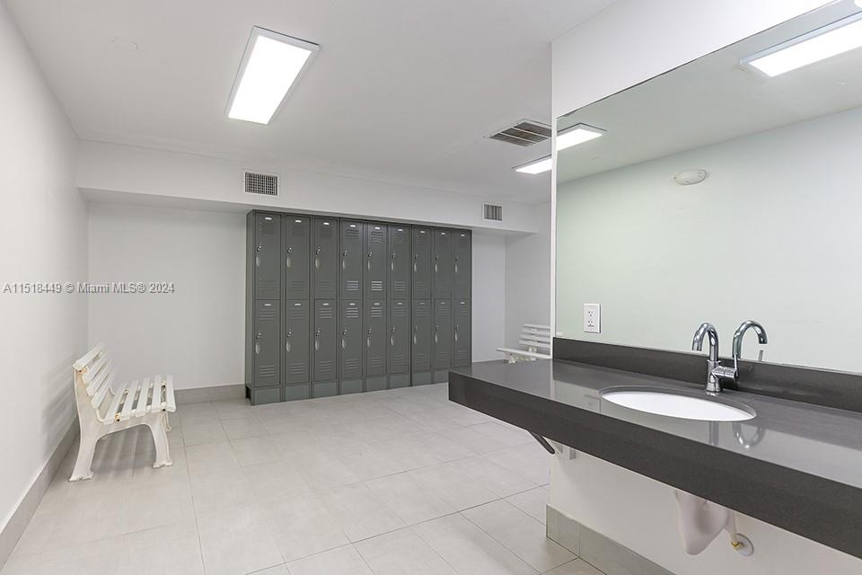 2401 S Ocean Dr 1106, Hollywood, Florida 33019, 1 Bedroom Bedrooms, ,1 BathroomBathrooms,Residential,For Sale,2401 S Ocean Dr 1106,A11518449
