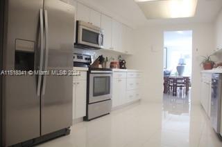 5255 Collins Ave, Miami Beach, FL, 33140 United States, 1 Bedroom Bedrooms, ,2 BathroomsBathrooms,Residential,For Sale,Collins Ave,A11518341