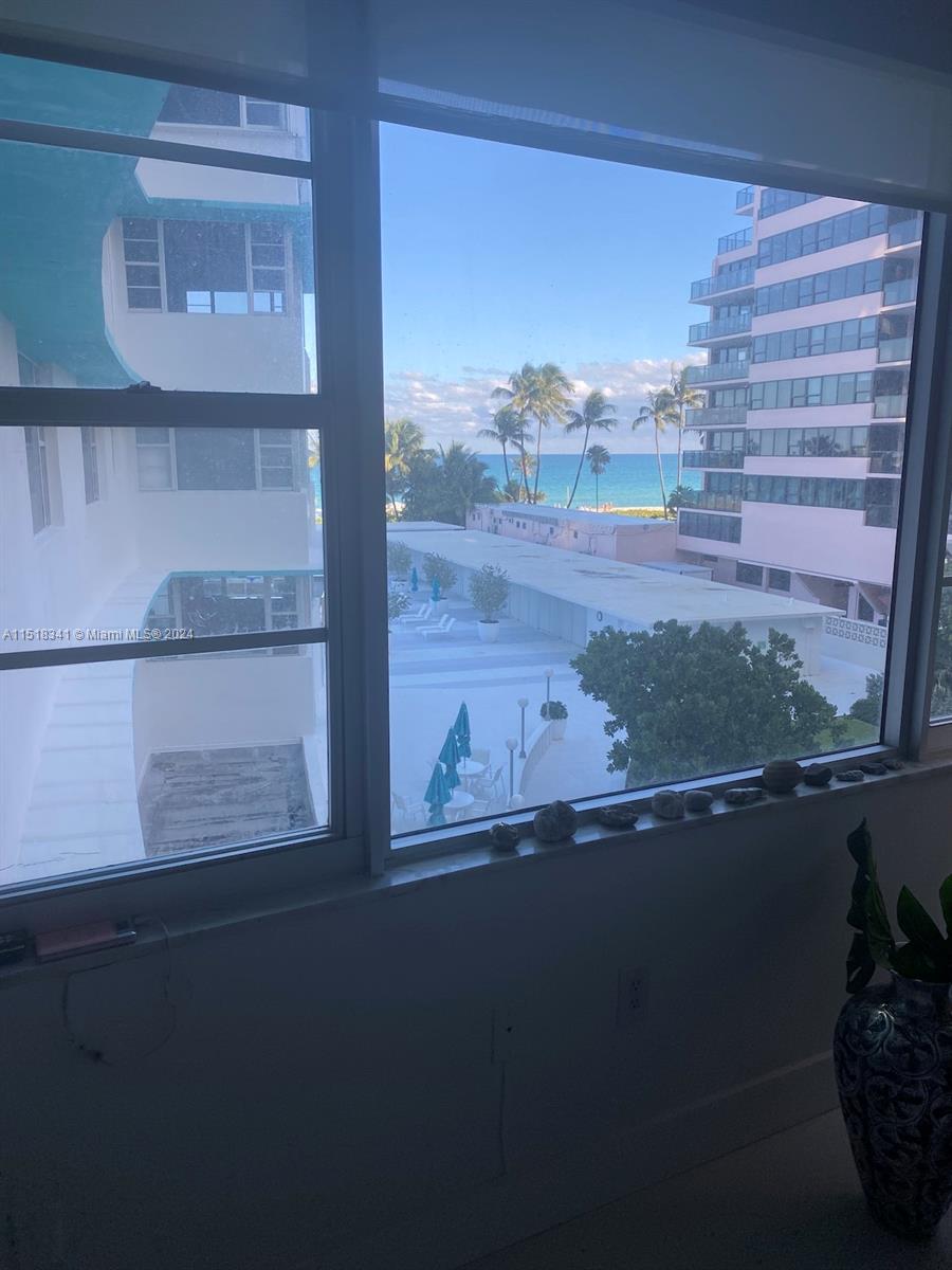 5255 Collins Ave, Miami Beach, FL, 33140 United States, 1 Bedroom Bedrooms, ,2 BathroomsBathrooms,Residential,For Sale,Collins Ave,A11518341