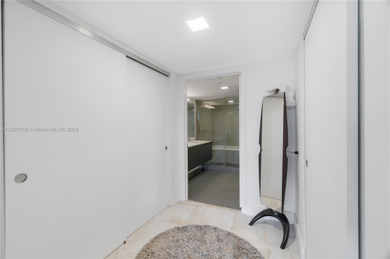 6620 Indian Creek Dr 112, Miami Beach, Florida 33141, 2 Bedrooms Bedrooms, ,2 BathroomsBathrooms,Residential,For Sale,6620 Indian Creek Dr 112,A11520106