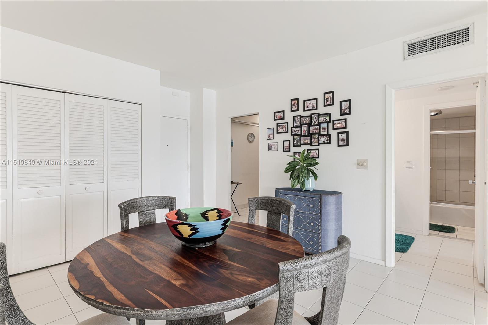 300 Bayview Dr 812, Sunny Isles Beach, Florida 33160, 1 Bedroom Bedrooms, ,1 BathroomBathrooms,Residential,For Sale,300 Bayview Dr 812,A11519849