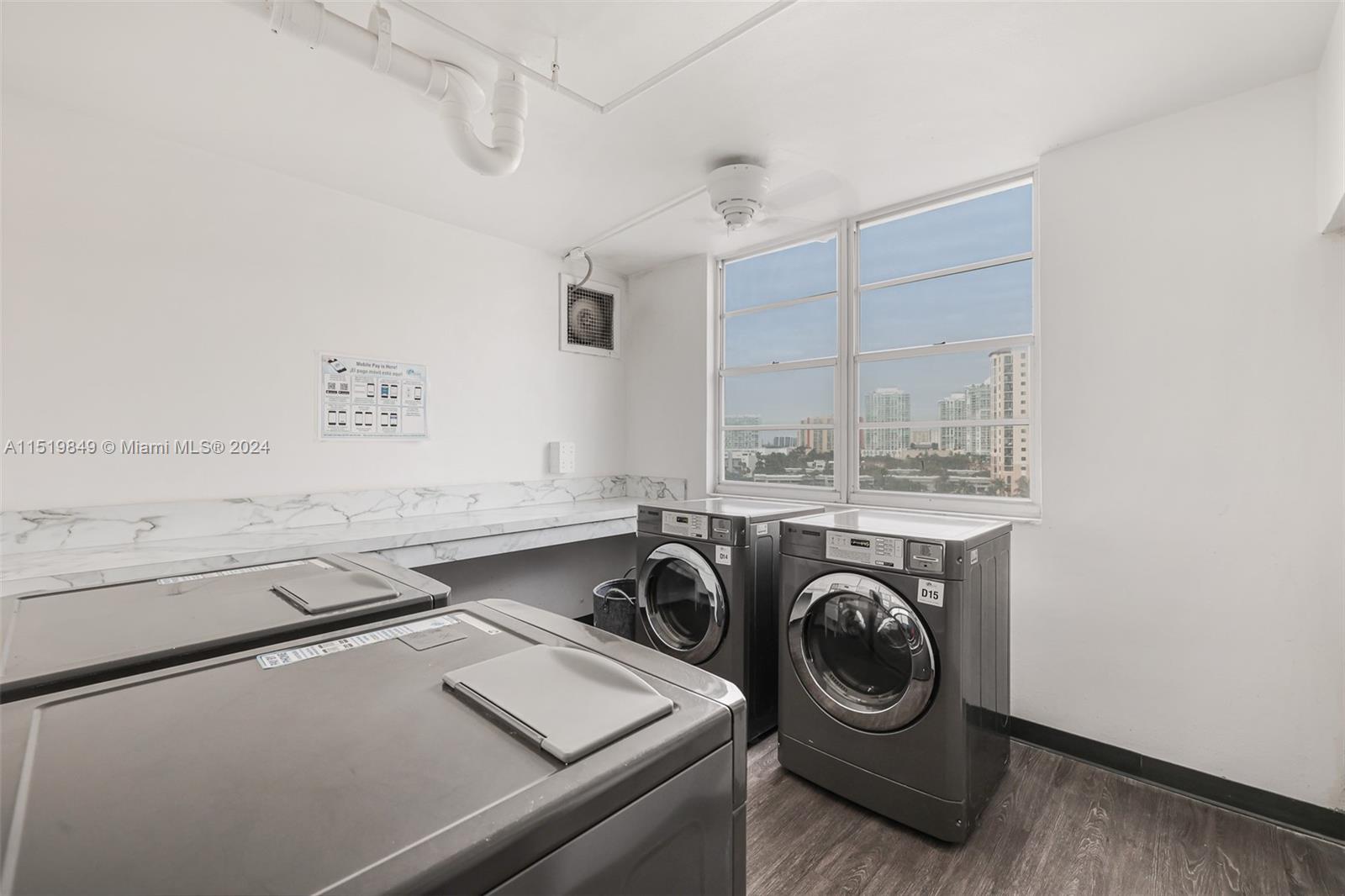 300 Bayview Dr 812, Sunny Isles Beach, Florida 33160, 1 Bedroom Bedrooms, ,1 BathroomBathrooms,Residential,For Sale,300 Bayview Dr 812,A11519849