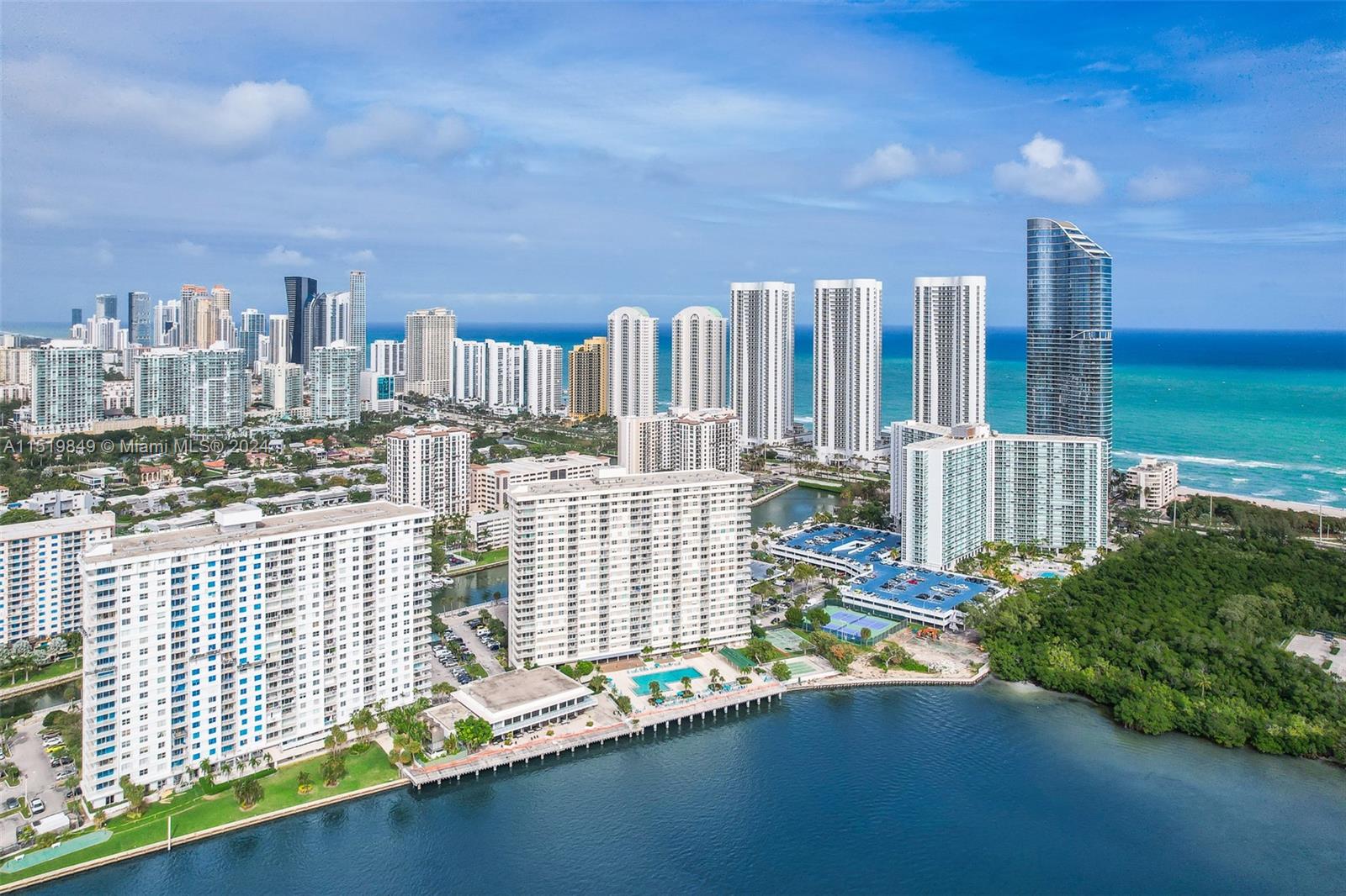 300 Bayview Dr 812, Sunny Isles Beach, Florida 33160, 1 Bedroom Bedrooms, ,1 BathroomBathrooms,Residential,For Sale,300 Bayview Dr 812,A11519849