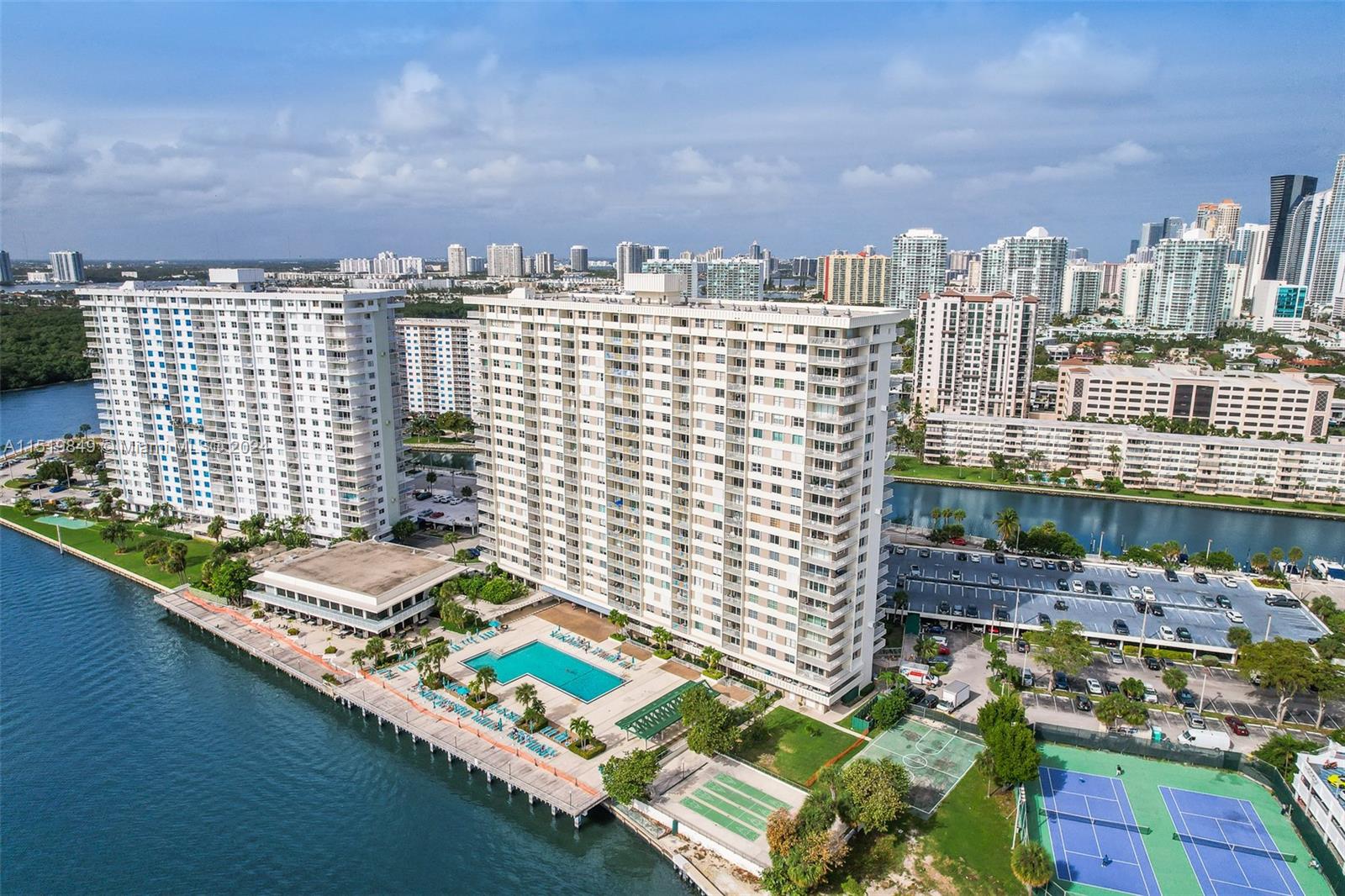 300 Bayview Dr 812, Sunny Isles Beach, Florida 33160, 1 Bedroom Bedrooms, ,1 BathroomBathrooms,Residential,For Sale,300 Bayview Dr 812,A11519849