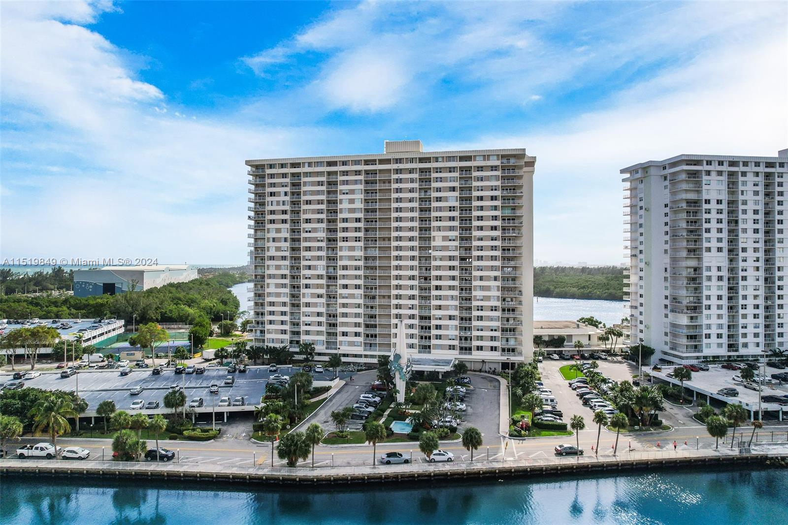 300 Bayview Dr 812, Sunny Isles Beach, Florida 33160, 1 Bedroom Bedrooms, ,1 BathroomBathrooms,Residential,For Sale,300 Bayview Dr 812,A11519849