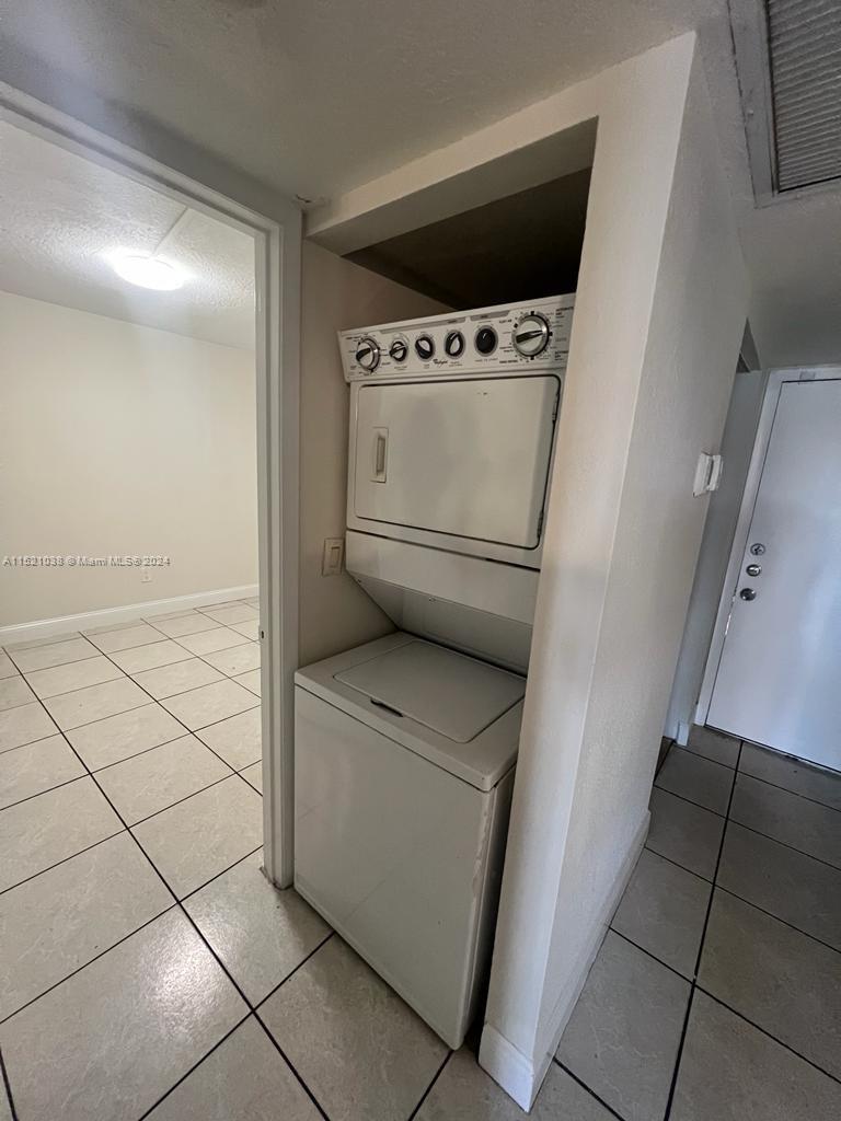 911 209th Ter, Miami, FL, 33179 United States, 2 Bedrooms Bedrooms, ,2 BathroomsBathrooms,Residential,For Sale,209th Ter,A11521038