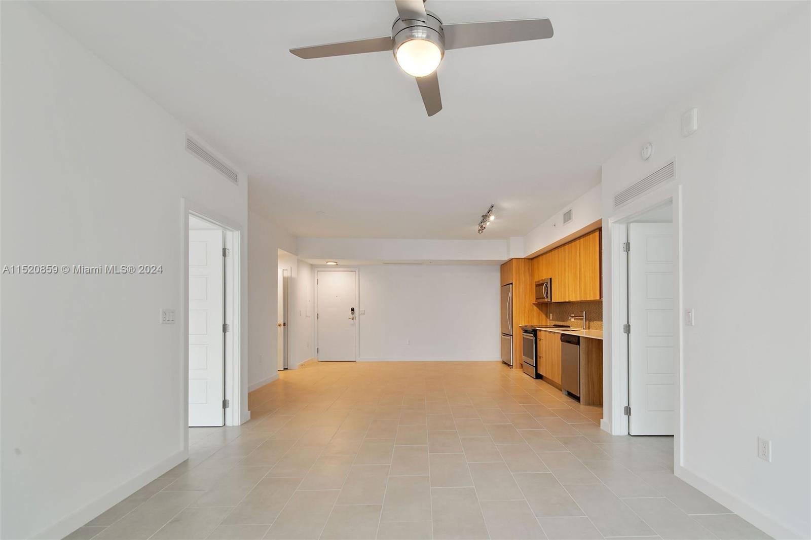 2150 N Bayshore Dr 305, Miami, Florida 33137, 2 Bedrooms Bedrooms, ,2 BathroomsBathrooms,Residentiallease,For Rent,2150 N Bayshore Dr 305,A11520859