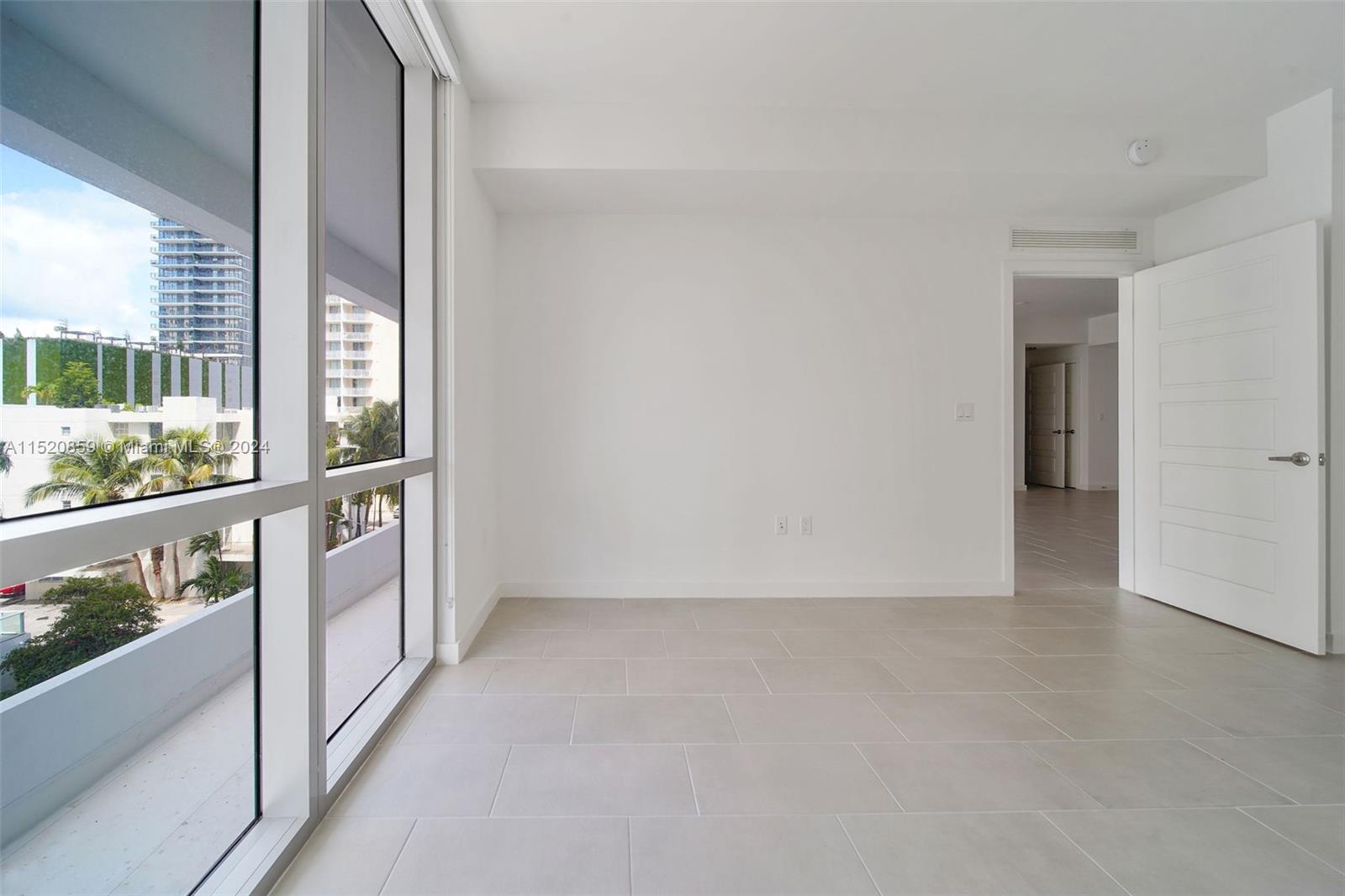 2150 N Bayshore Dr 305, Miami, Florida 33137, 2 Bedrooms Bedrooms, ,2 BathroomsBathrooms,Residentiallease,For Rent,2150 N Bayshore Dr 305,A11520859
