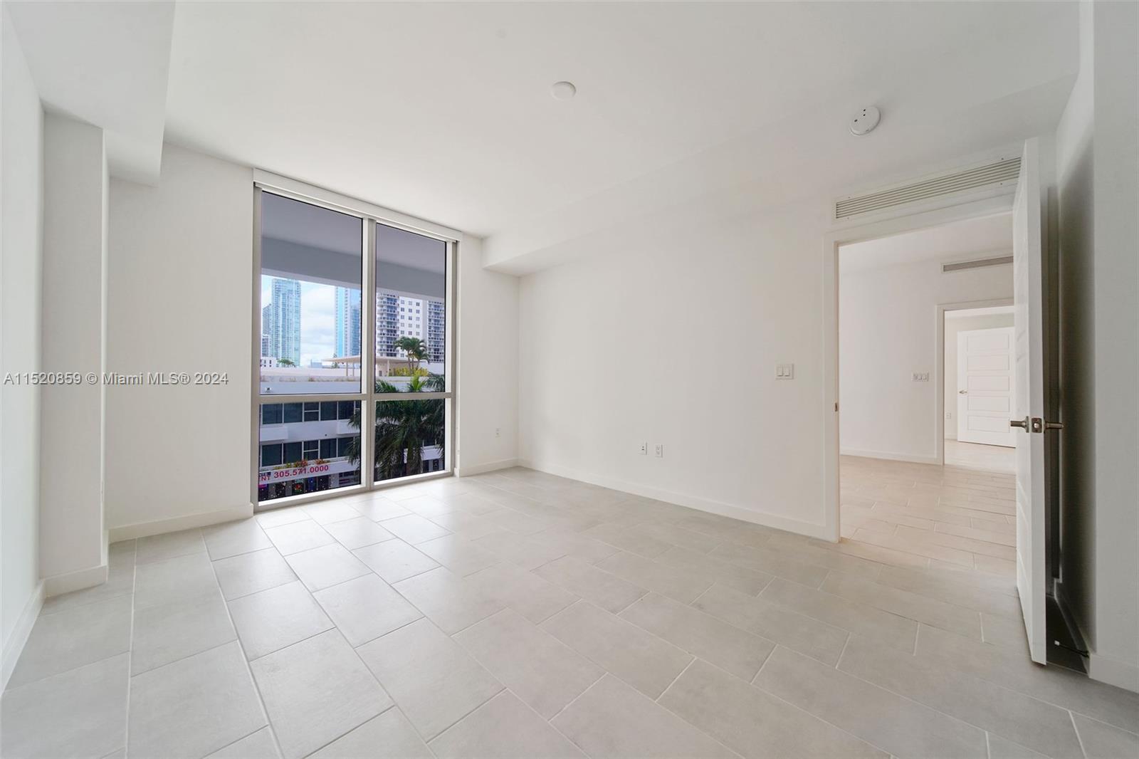 2150 N Bayshore Dr 305, Miami, Florida 33137, 2 Bedrooms Bedrooms, ,2 BathroomsBathrooms,Residentiallease,For Rent,2150 N Bayshore Dr 305,A11520859