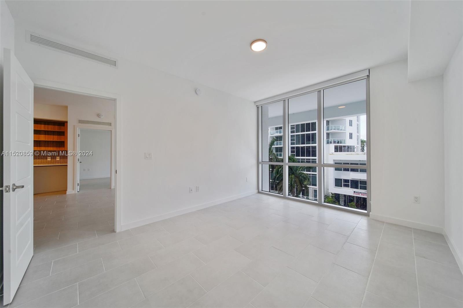 2150 N Bayshore Dr 305, Miami, Florida 33137, 2 Bedrooms Bedrooms, ,2 BathroomsBathrooms,Residentiallease,For Rent,2150 N Bayshore Dr 305,A11520859