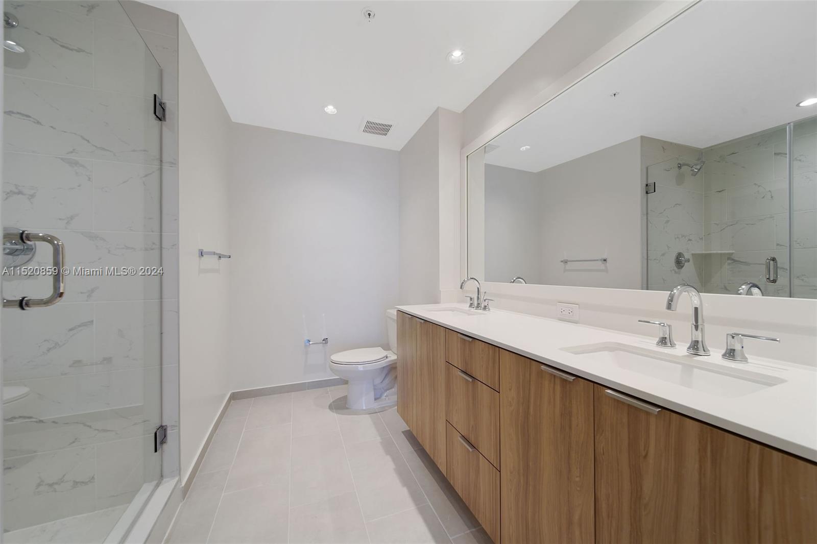 2150 N Bayshore Dr 305, Miami, Florida 33137, 2 Bedrooms Bedrooms, ,2 BathroomsBathrooms,Residentiallease,For Rent,2150 N Bayshore Dr 305,A11520859