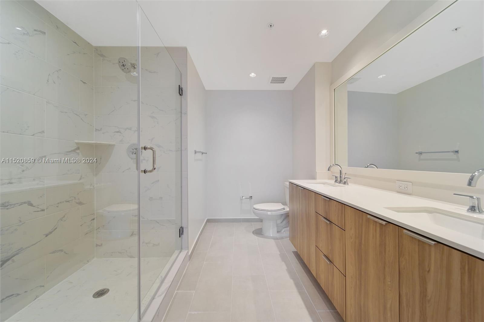 2150 N Bayshore Dr 305, Miami, Florida 33137, 2 Bedrooms Bedrooms, ,2 BathroomsBathrooms,Residentiallease,For Rent,2150 N Bayshore Dr 305,A11520859