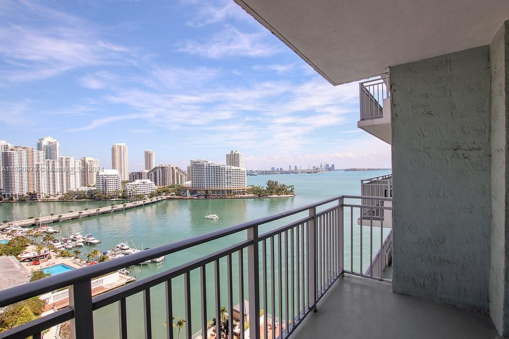 1111 Brickell Bay Dr 1404, Miami, Florida 33131, 1 Bedroom Bedrooms, ,1 BathroomBathrooms,Residentiallease,For Rent,1111 Brickell Bay Dr 1404,A11520879