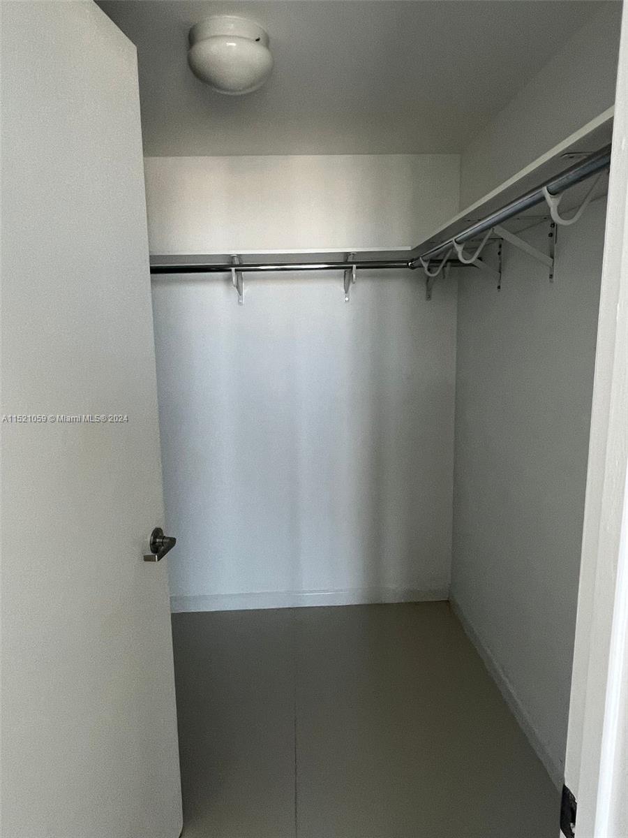 465 Brickell Ave 4606, Miami, Florida 33131, 1 Bedroom Bedrooms, ,1 BathroomBathrooms,Residentiallease,For Rent,465 Brickell Ave 4606,A11521059