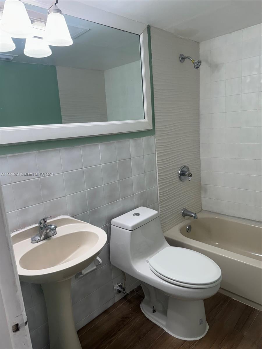 11905 NE 2nd Ave C201, North Miami, FL 33161, 2 Bedrooms Bedrooms, ,2 BathroomsBathrooms,Residential,For Sale,2nd Ave,A11521074