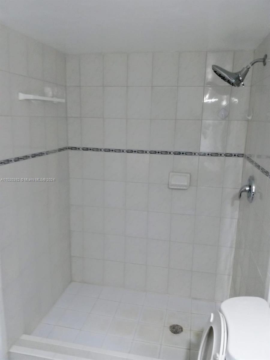 17000 67th Ave, Hialeah, FL, 33015 United States, 2 Bedrooms Bedrooms, ,2 BathroomsBathrooms,Residential,For Sale,67th Ave,A11520382