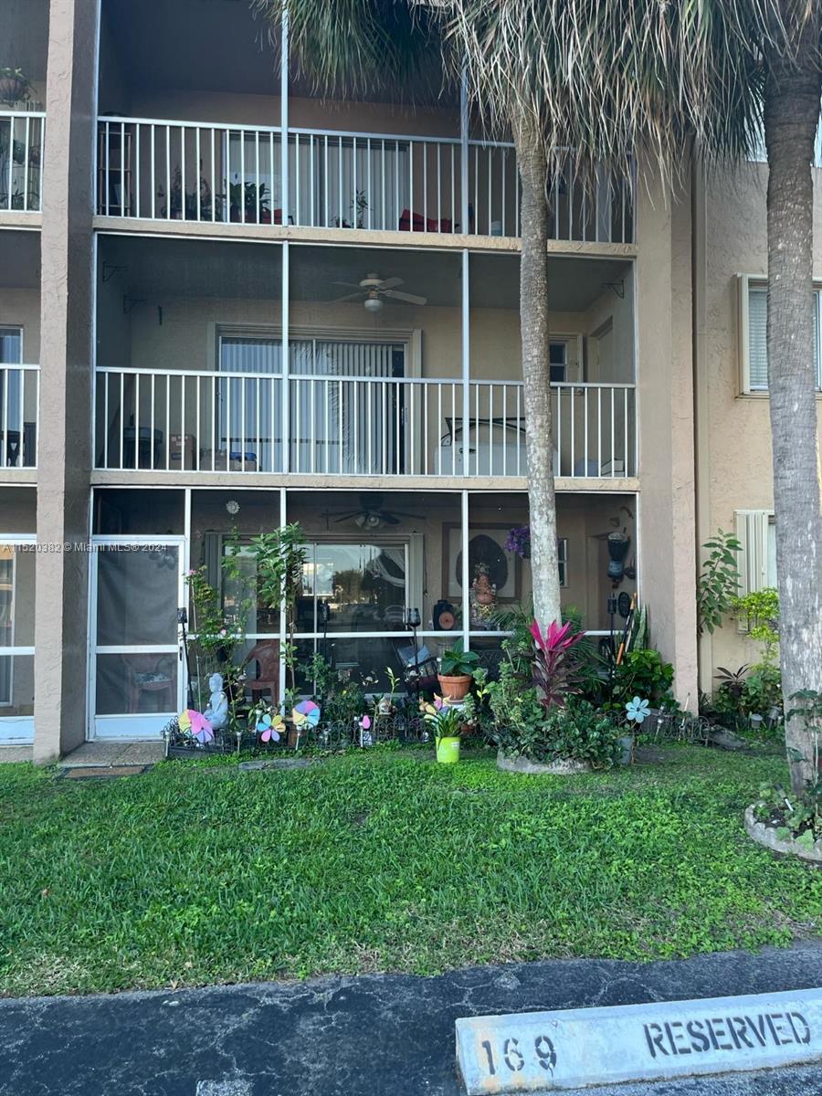 17000 NW 67th Ave 245, Hialeah, Florida 33015, 2 Bedrooms Bedrooms, ,2 BathroomsBathrooms,Residential,For Sale,17000 NW 67th Ave 245,A11520382
