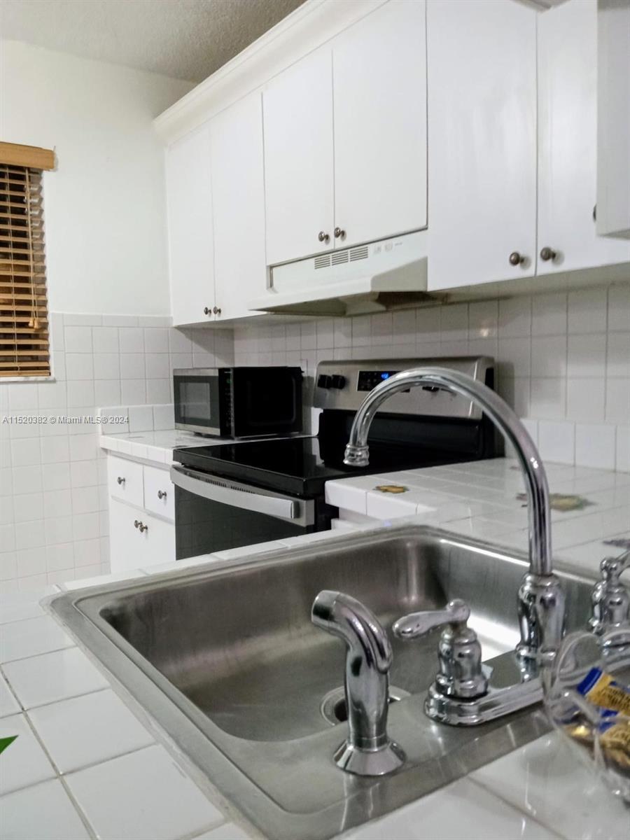 17000 NW 67th Ave 245, Hialeah, Florida 33015, 2 Bedrooms Bedrooms, ,2 BathroomsBathrooms,Residential,For Sale,17000 NW 67th Ave 245,A11520382