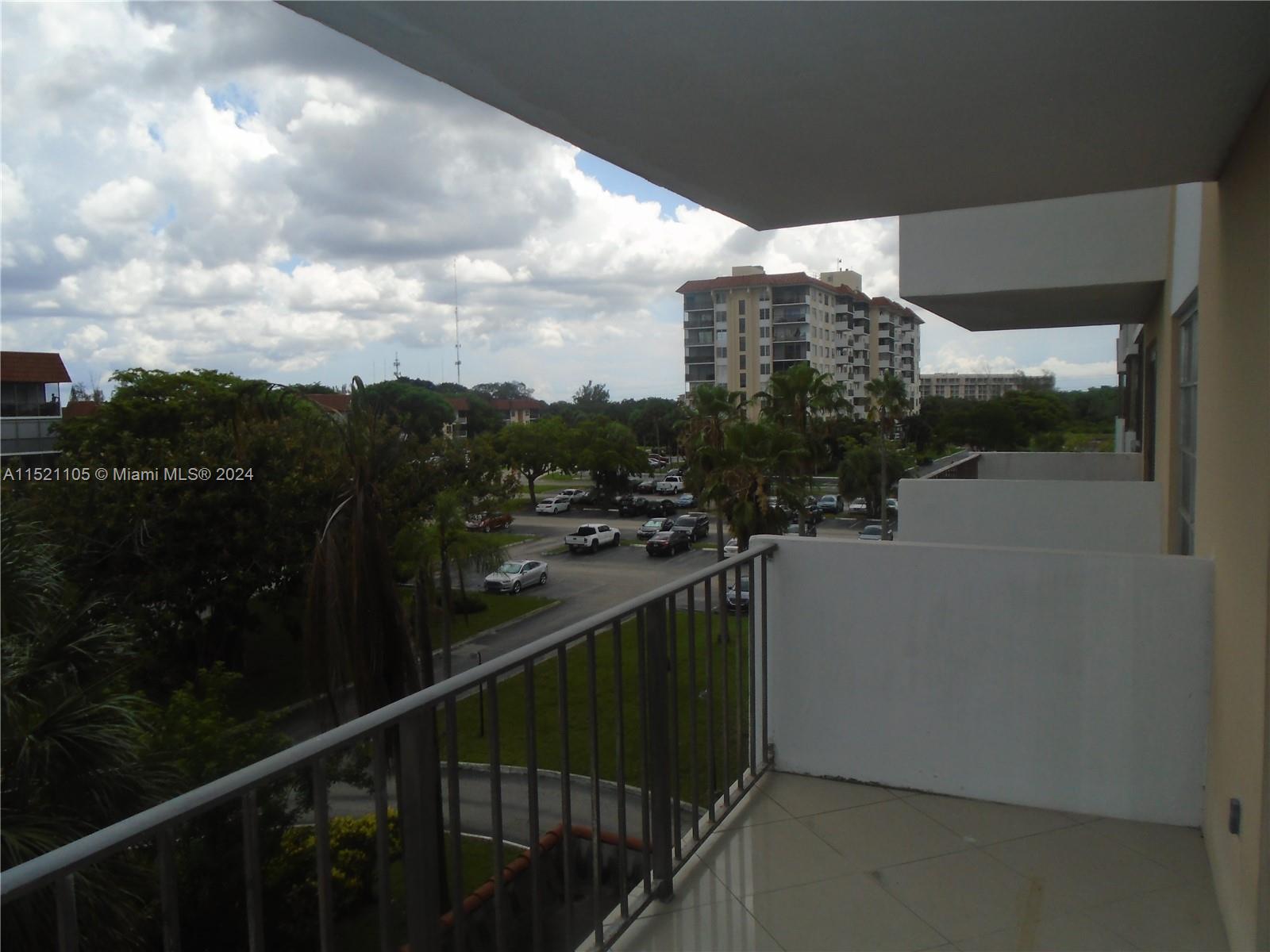 4174 Inverrary Dr, Lauderhill, FL, 33319 United States, 1 Bedroom Bedrooms, ,1 BathroomBathrooms,Residential,For Sale,Inverrary Dr,A11521105