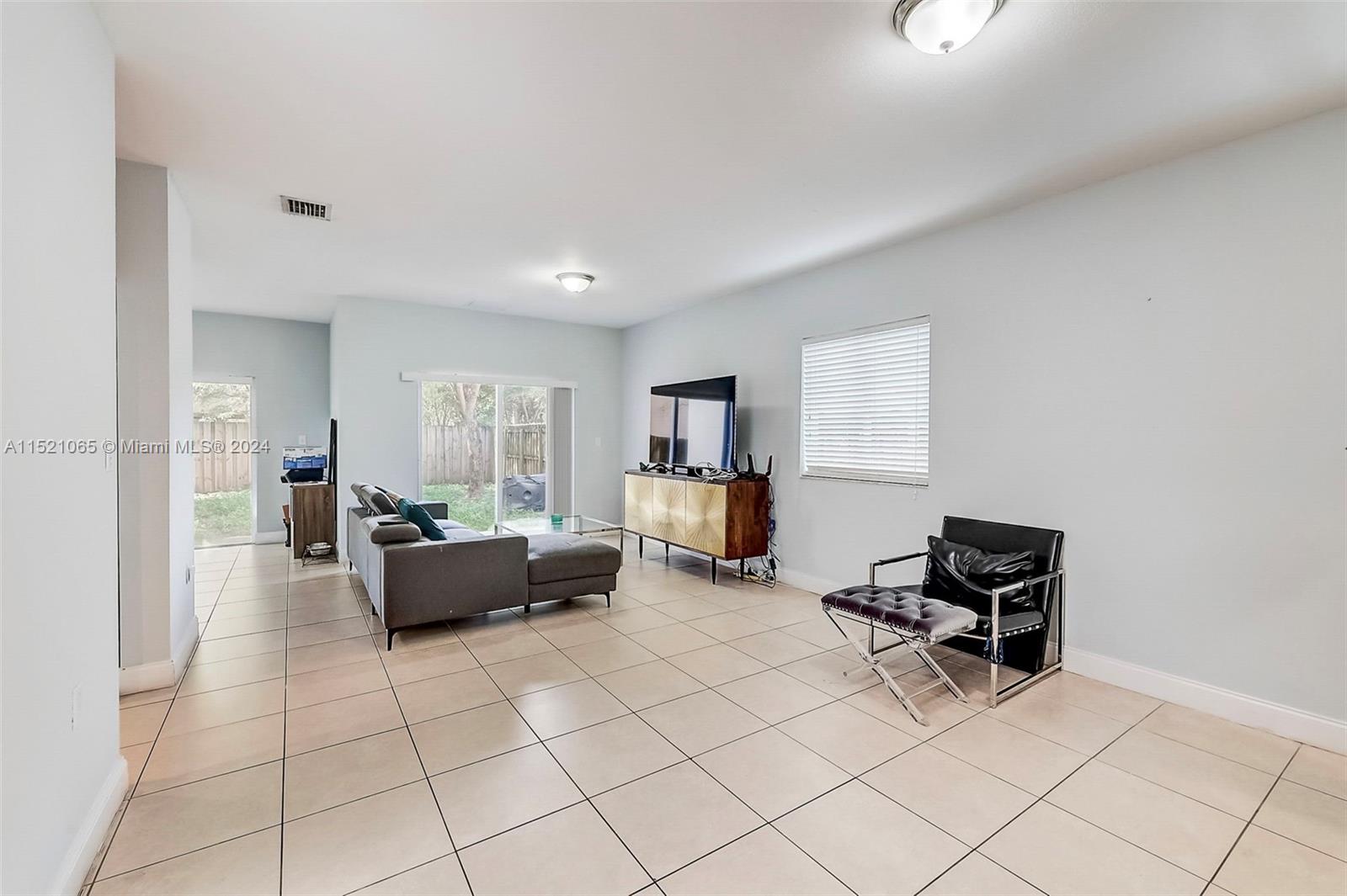 370 NE 34th Ave, Homestead, Florida 33033, 4 Bedrooms Bedrooms, ,2 BathroomsBathrooms,Residential,For Sale,370 NE 34th Ave,A11521065