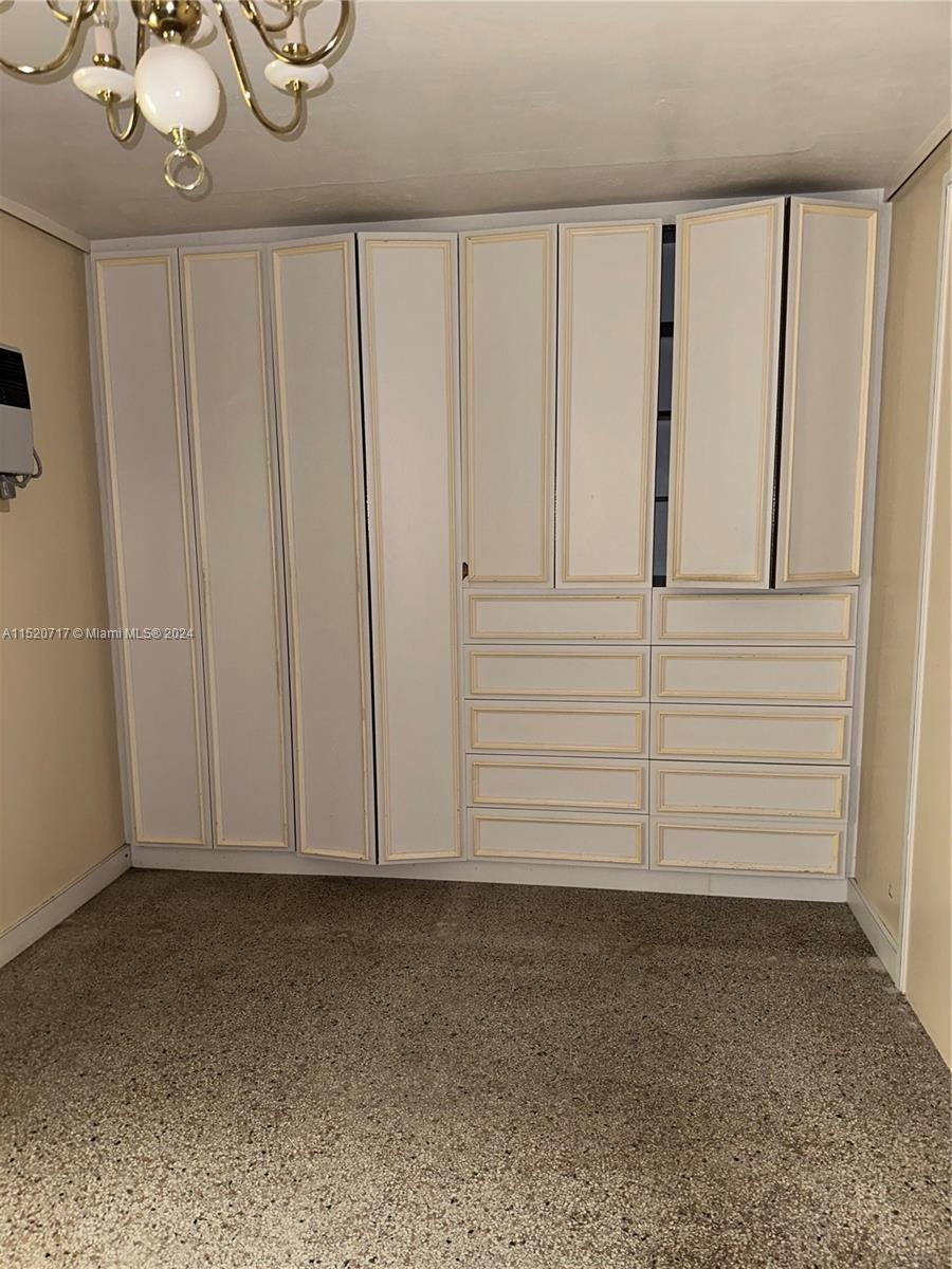 closet in room