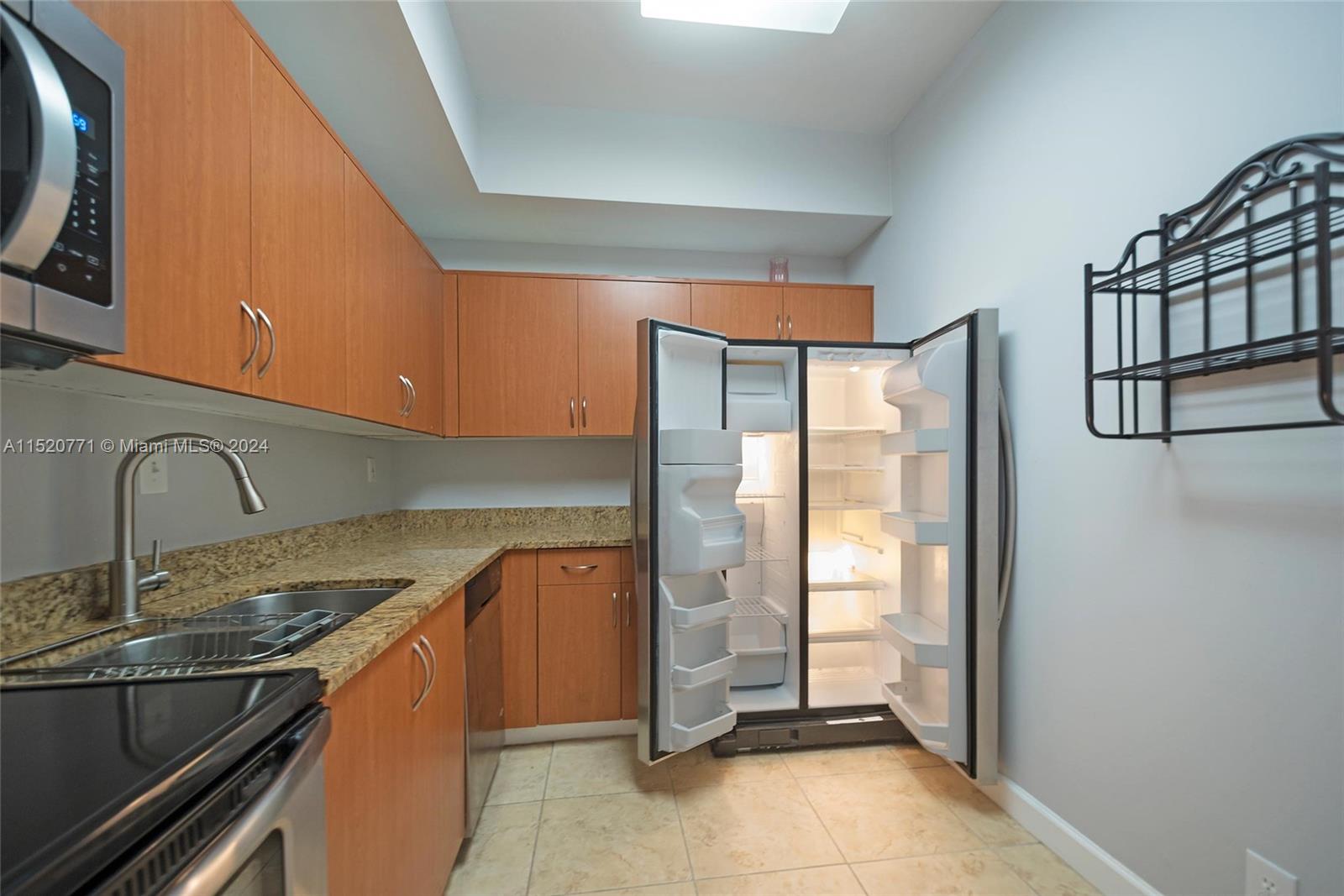 3300 NE 192nd St 111, Aventura, Florida 33180, 2 Bedrooms Bedrooms, ,2 BathroomsBathrooms,Residential,For Sale,3300 NE 192nd St 111,A11520771