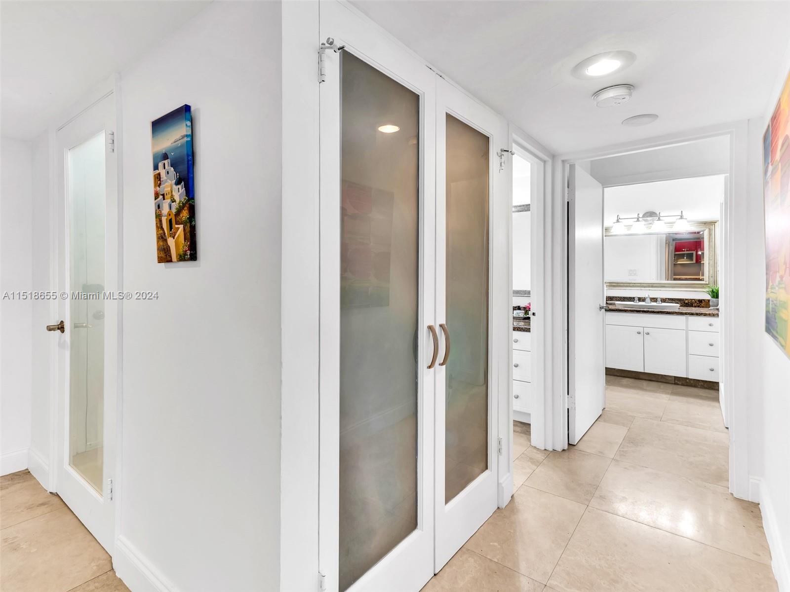 100 Lincoln Rd, Miami Beach, FL, 33139 United States, 1 Bedroom Bedrooms, ,1 BathroomBathrooms,Residential,For Sale,Lincoln Rd,A11518655