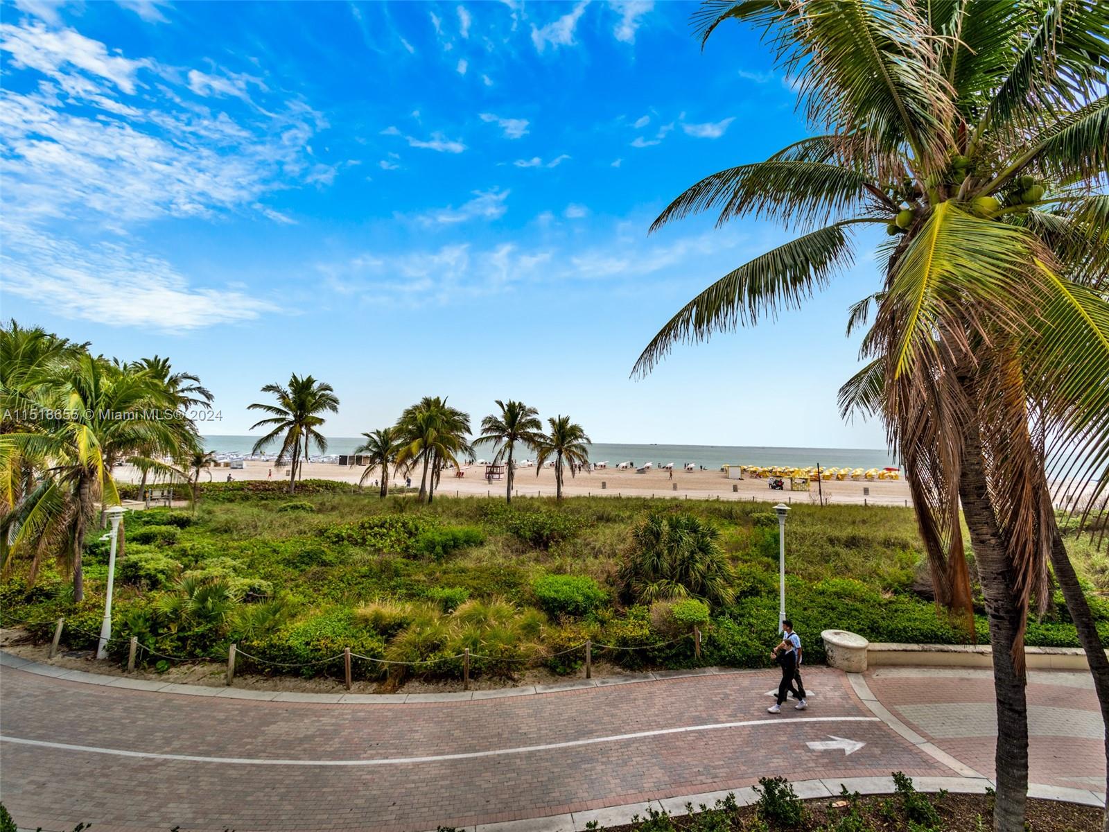 100 Lincoln Rd 308, Miami Beach, Florida 33139, 1 Bedroom Bedrooms, ,1 BathroomBathrooms,Residential,For Sale,100 Lincoln Rd 308,A11518655