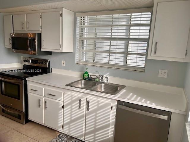 2613 19th Ct, Homestead, FL, 33035 United States, 2 Bedrooms Bedrooms, ,2 BathroomsBathrooms,Residential,For Sale,19th Ct,A11520679