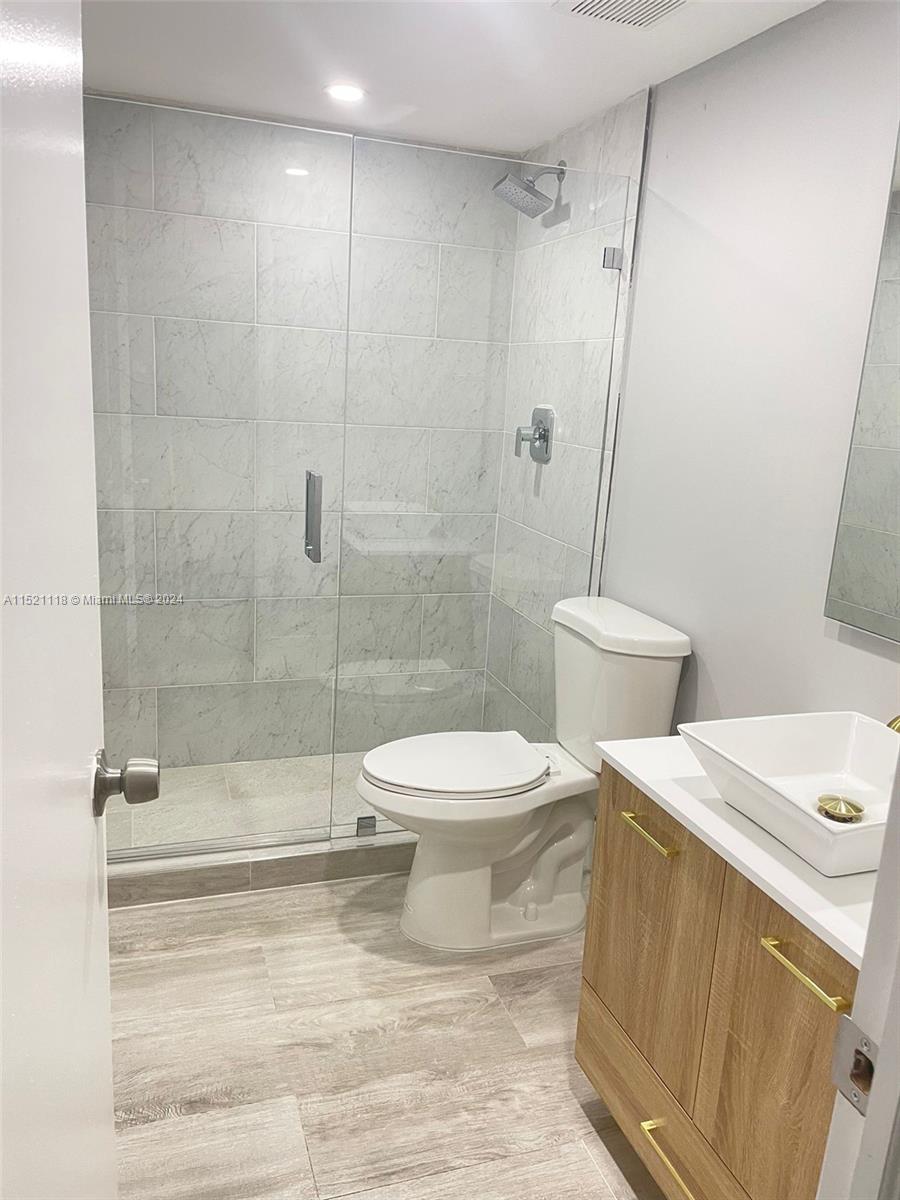 17901 NW 68th Ave S105, Hialeah, Florida 33015, 2 Bedrooms Bedrooms, ,2 BathroomsBathrooms,Residential,For Sale,17901 NW 68th Ave S105,A11521118