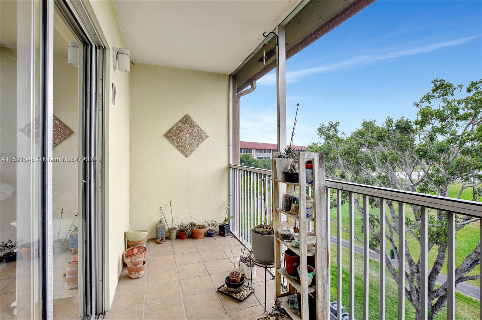 850 133rd Ter, Pembroke Pines, FL, 33027 United States, 1 Bedroom Bedrooms, ,1 BathroomBathrooms,Residential,For Sale,133rd Ter,A11521048