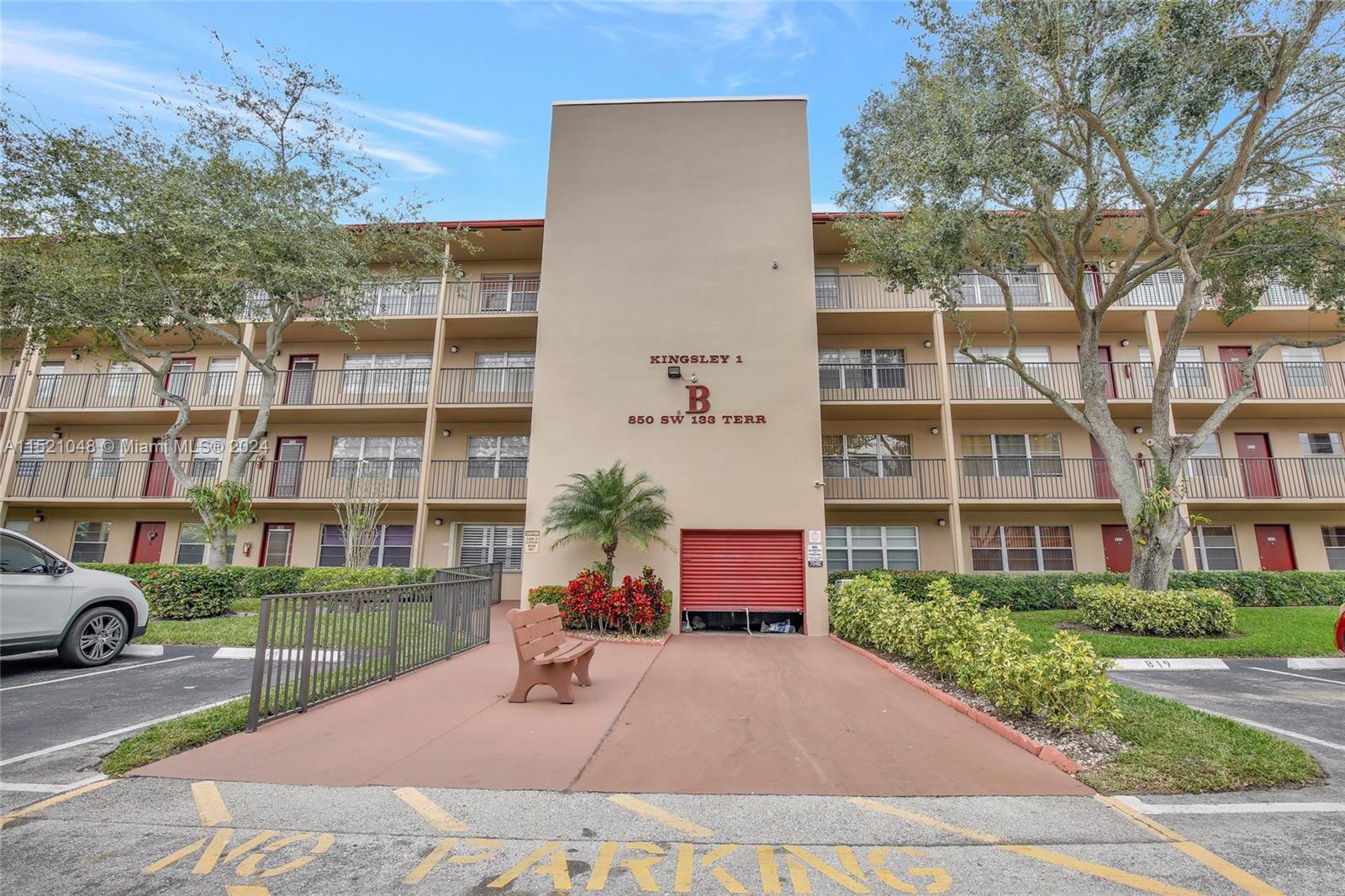 850 133rd Ter, Pembroke Pines, FL, 33027 United States, 1 Bedroom Bedrooms, ,1 BathroomBathrooms,Residential,For Sale,133rd Ter,A11521048