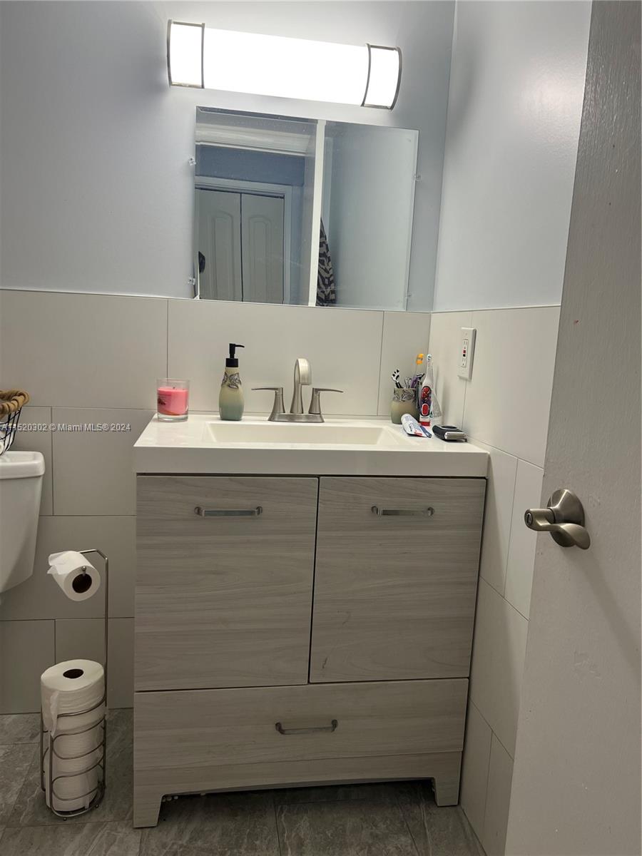 160 203rd Ter, Miami Gardens, FL, 33179 United States, 1 Bedroom Bedrooms, ,1 BathroomBathrooms,Residential,For Sale,203rd Ter,A11520302