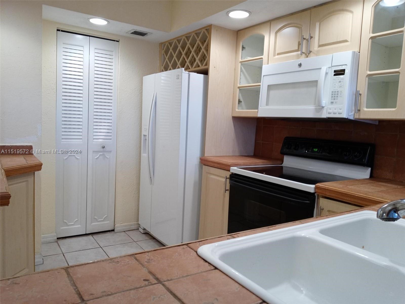 555 NE 15th St 33H, Miami, Florida 33132, 1 Bedroom Bedrooms, ,1 BathroomBathrooms,Residential,For Sale,555 NE 15th St 33H,A11519572