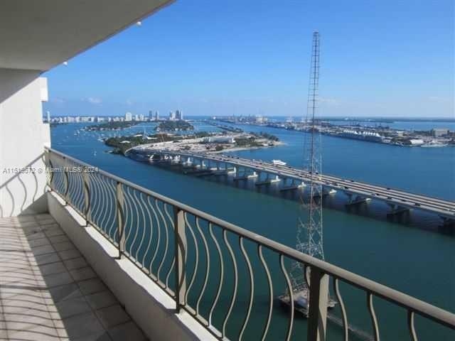 555 15th St, Miami, FL, 33132 United States, 1 Bedroom Bedrooms, ,1 BathroomBathrooms,Residential,For Sale,15th St,A11519572