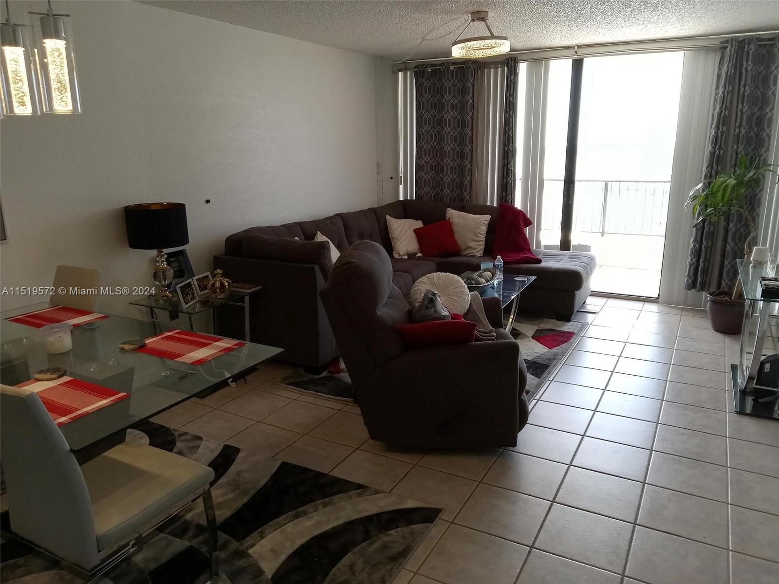 555 NE 15th St 33H, Miami, Florida 33132, 1 Bedroom Bedrooms, ,1 BathroomBathrooms,Residential,For Sale,555 NE 15th St 33H,A11519572