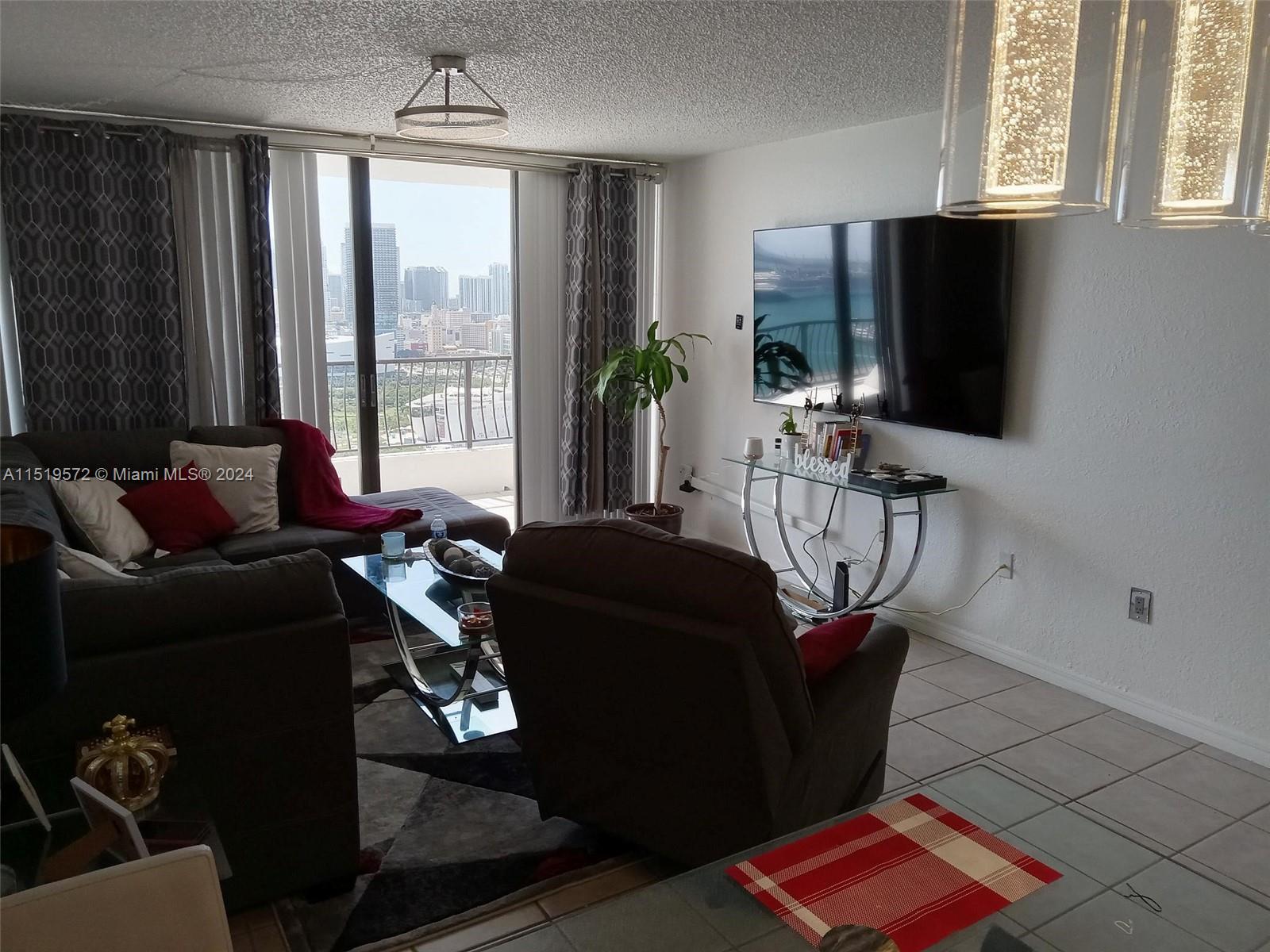 555 NE 15th St 33H, Miami, Florida 33132, 1 Bedroom Bedrooms, ,1 BathroomBathrooms,Residential,For Sale,555 NE 15th St 33H,A11519572