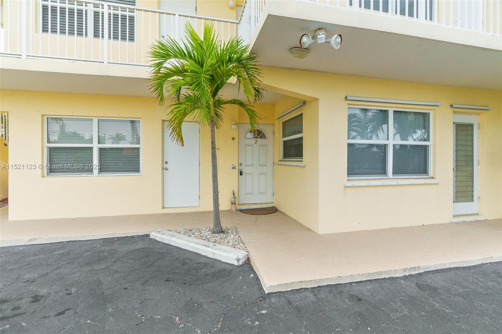 615 S Riverside Dr 2, Pompano Beach, Florida 33062, 1 Bedroom Bedrooms, ,1 BathroomBathrooms,Residential,For Sale,615 S Riverside Dr 2,A11521123