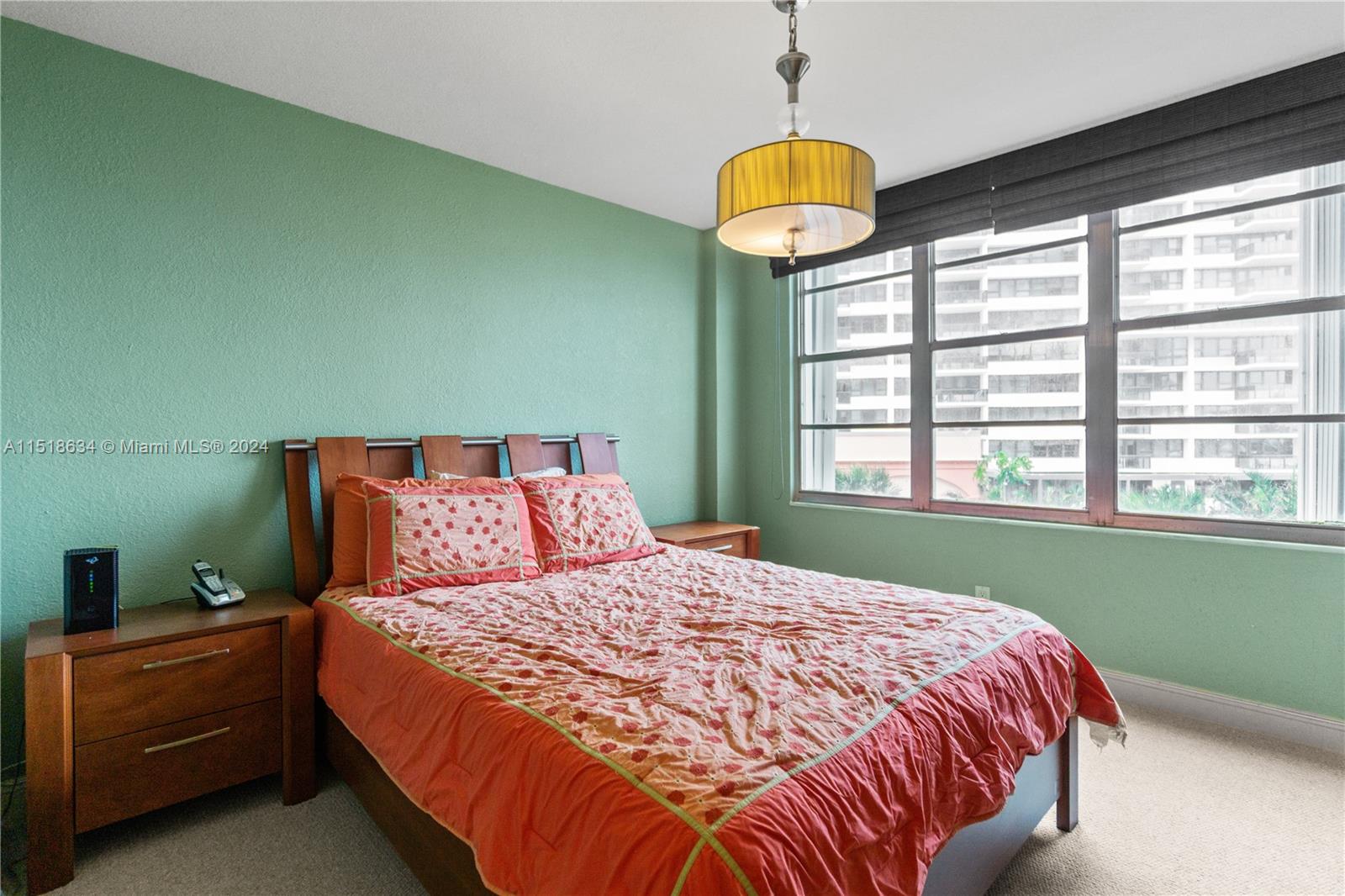 5161 Collins Ave 402, Miami Beach, Florida 33140, 2 Bedrooms Bedrooms, ,2 BathroomsBathrooms,Residentiallease,For Rent,5161 Collins Ave 402,A11518634