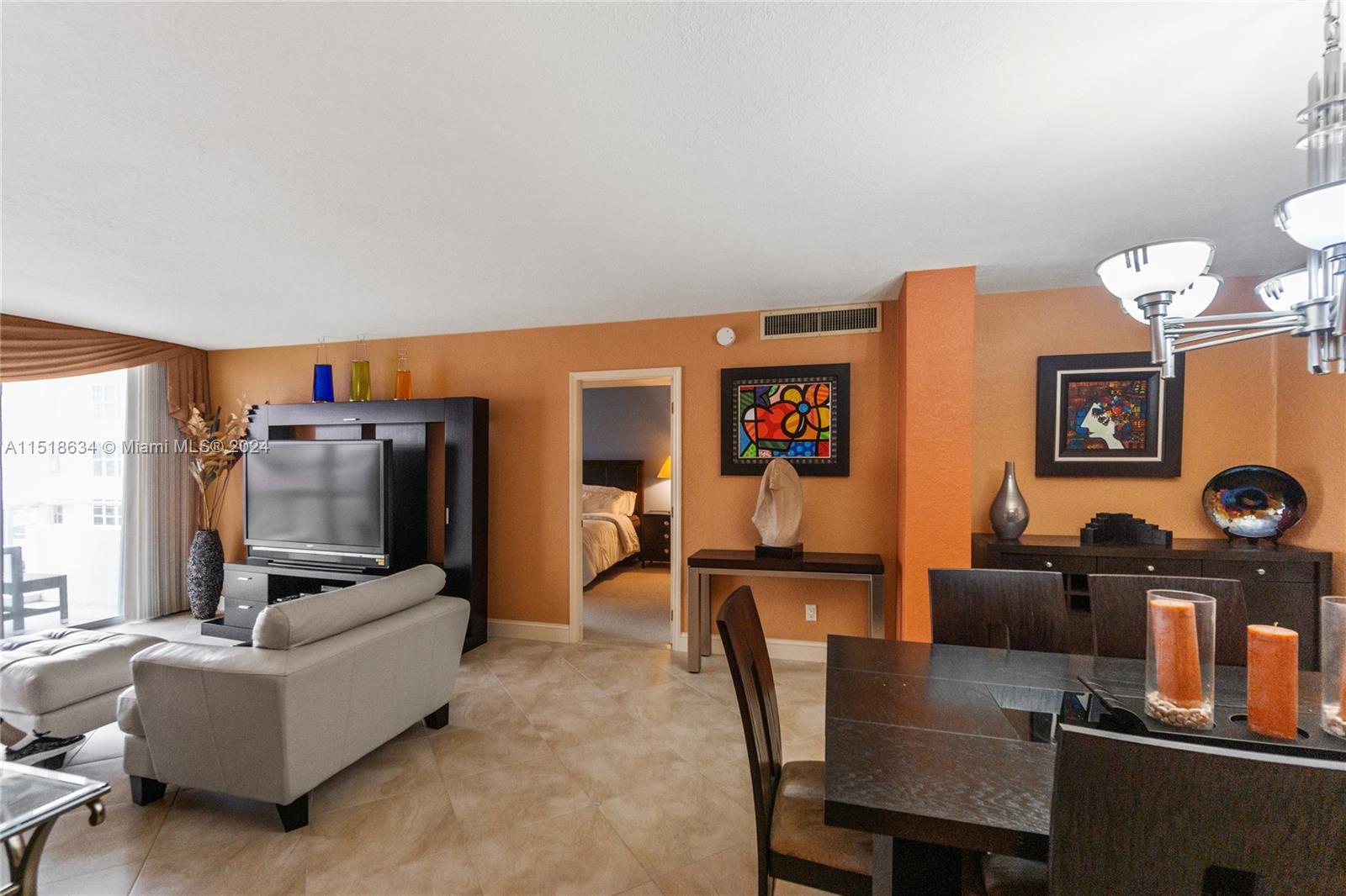 5161 Collins Ave 402, Miami Beach, Florida 33140, 2 Bedrooms Bedrooms, ,2 BathroomsBathrooms,Residentiallease,For Rent,5161 Collins Ave 402,A11518634