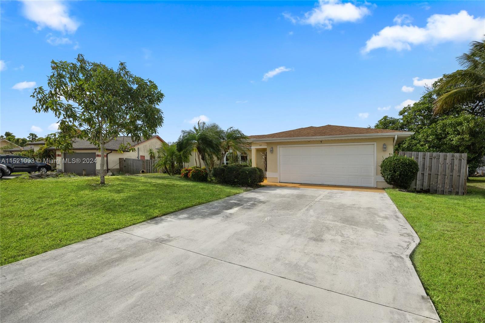 527 Cliff Rd, Port St. Lucie, FL, 34984 United States, 3 Bedrooms Bedrooms, ,2 BathroomsBathrooms,Residential,For Sale,Cliff Rd,A11521093