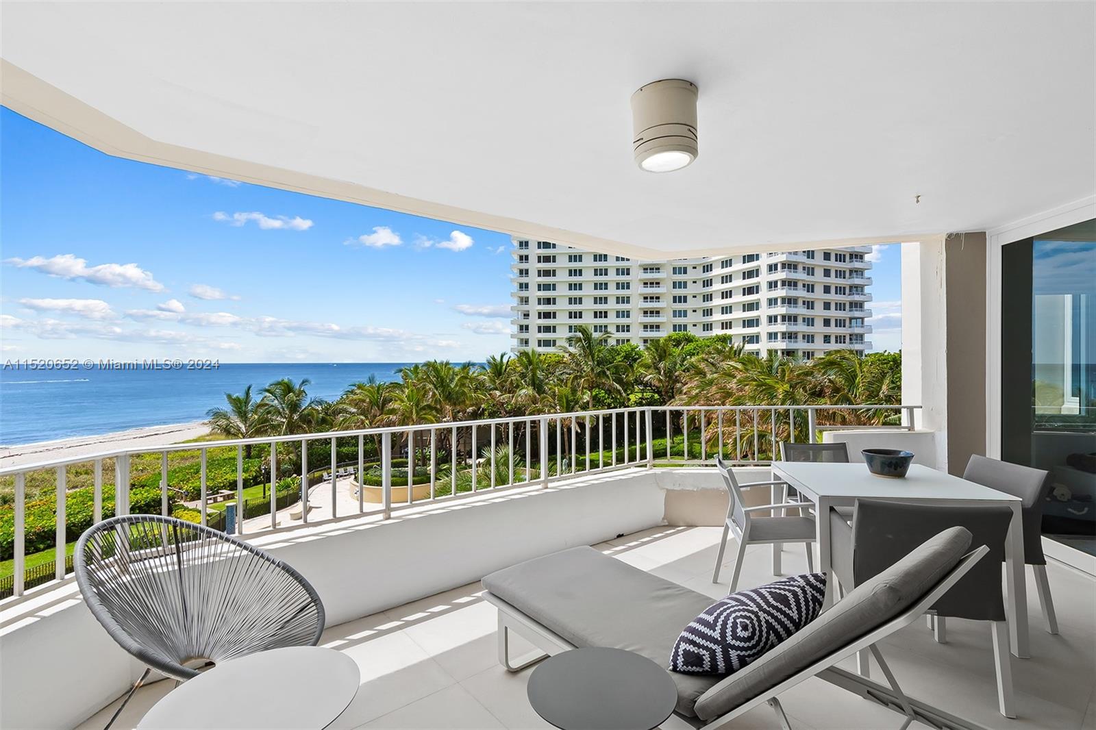 550 Ocean Blvd, Boca Raton, FL, 33432 United States, 2 Bedrooms Bedrooms, ,2 BathroomsBathrooms,Residential,For Sale,Ocean Blvd,A11520652