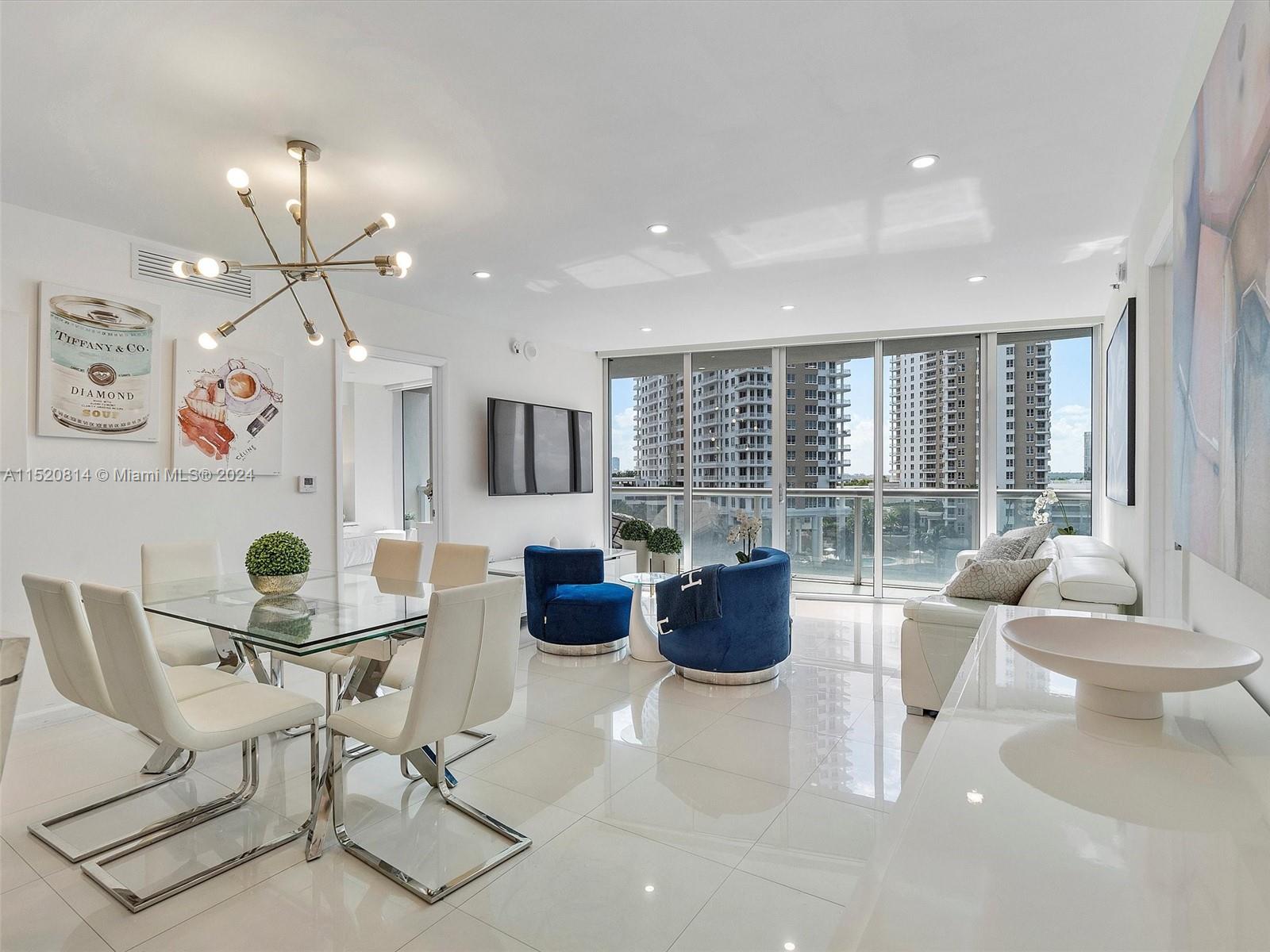 495 Brickell Ave BAY707, Miami, FL 33131, 2 Bedrooms Bedrooms, ,2 BathroomsBathrooms,Residential,For Sale,Brickell Ave,A11520814