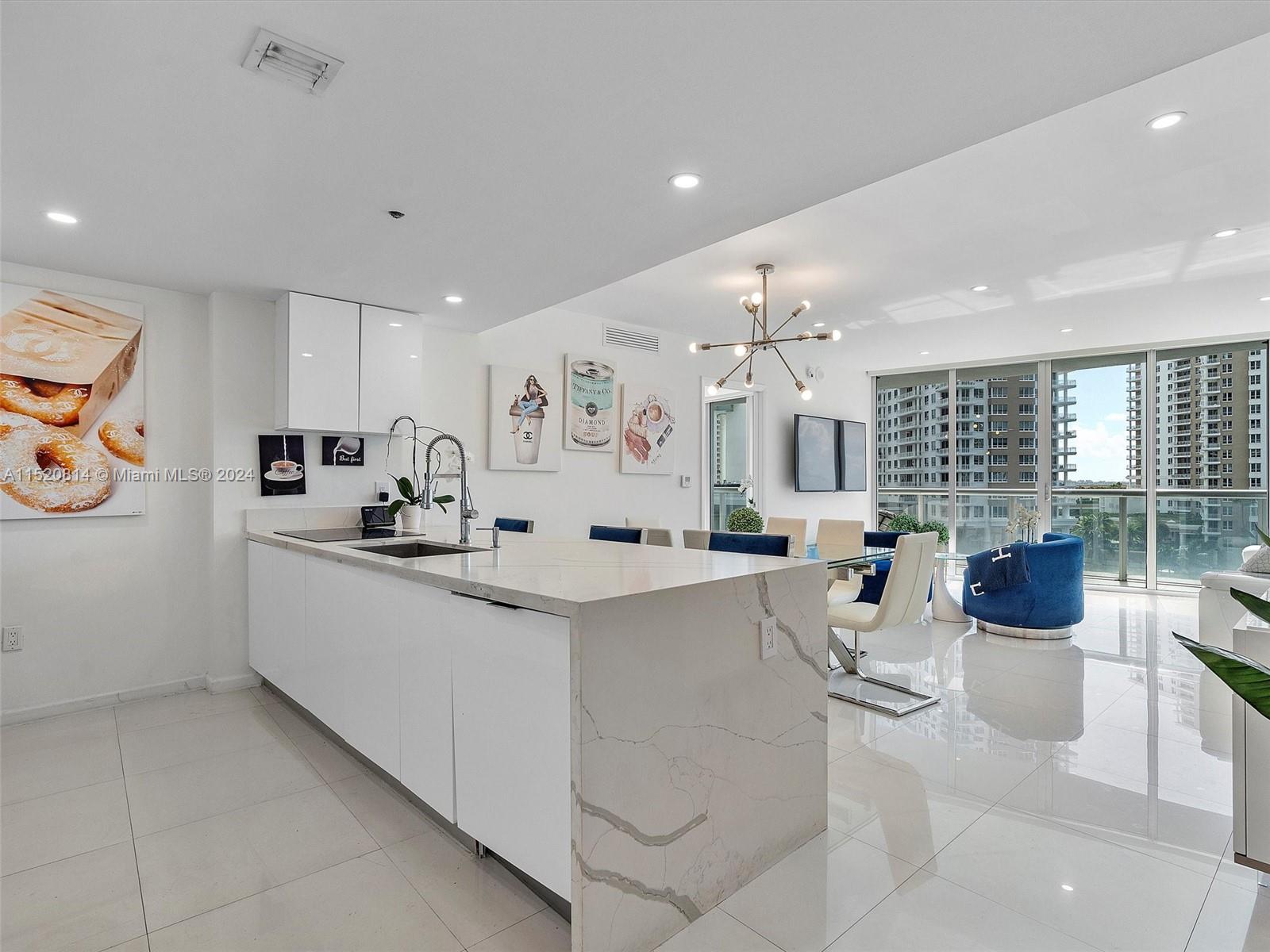 495 Brickell Ave BAY707, Miami, FL 33131, 2 Bedrooms Bedrooms, ,2 BathroomsBathrooms,Residential,For Sale,Brickell Ave,A11520814