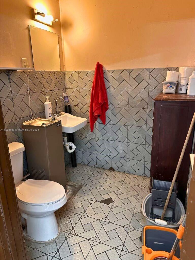 10166 W Flagler St, Unincorporated Dade County, Florida 33174, ,Businessopportunity,For Sale,10166 W Flagler St,A11520508