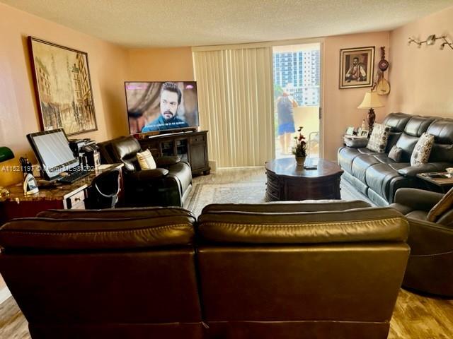 1865 Ocean Dr, Hallandale Beach, FL, 33009 United States, 2 Bedrooms Bedrooms, ,2 BathroomsBathrooms,Residential,For Sale,Ocean Dr,A11521197