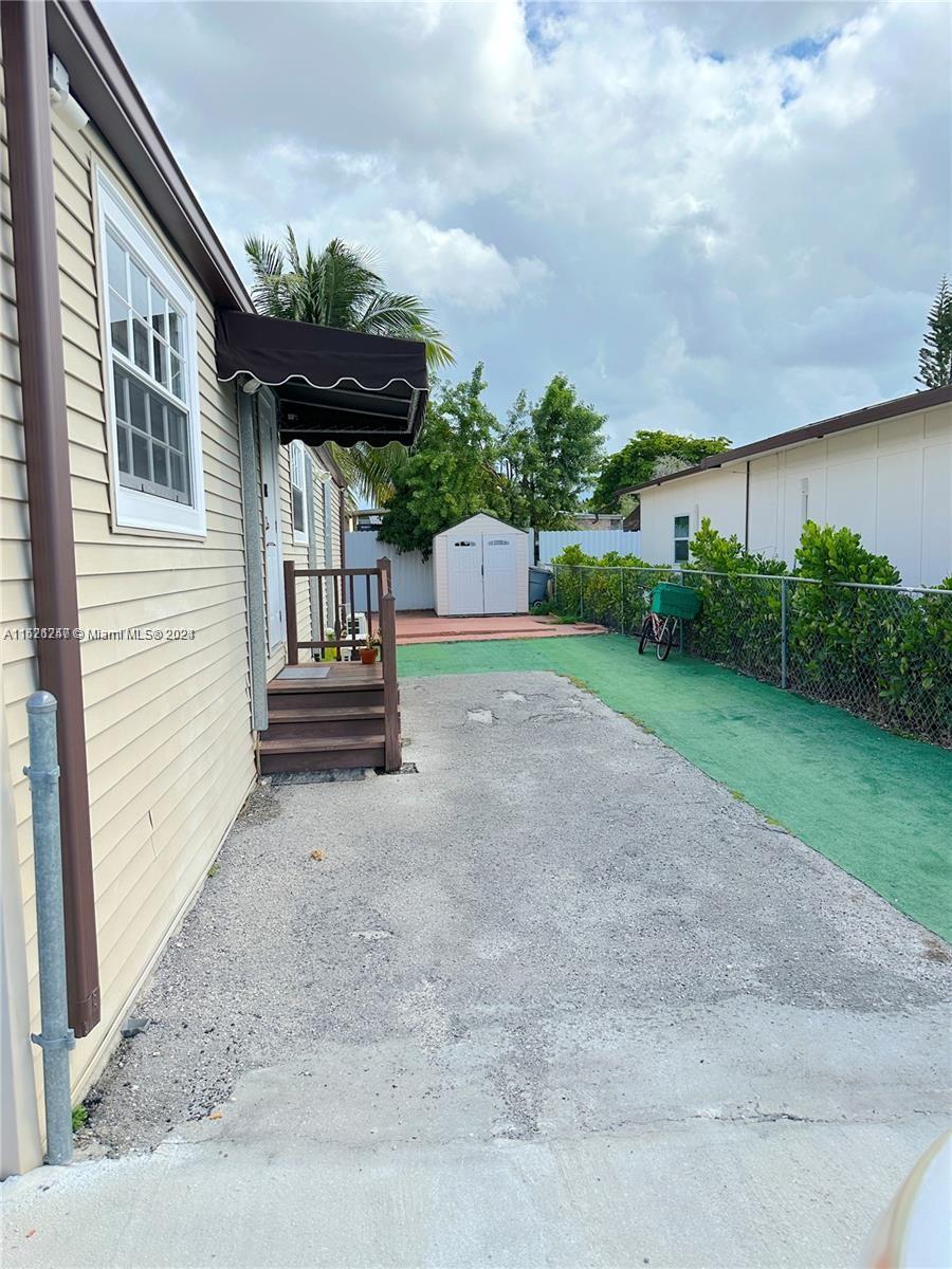 12850 14th St, Miami, FL, 33184 United States, 4 Bedrooms Bedrooms, ,4 BathroomsBathrooms,Residential,For Sale,14th St,A11521247